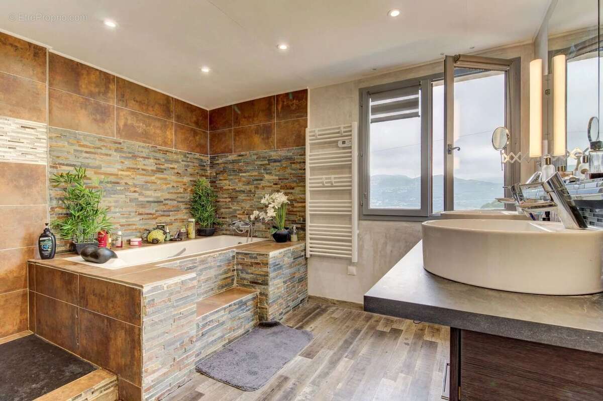 Maison à SAINT-MARTIN-DU-VAR