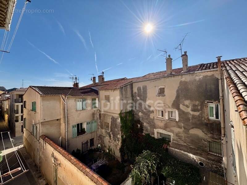 Appartement à vendre 2 pièces LA CIOTAT (13) - photo 2