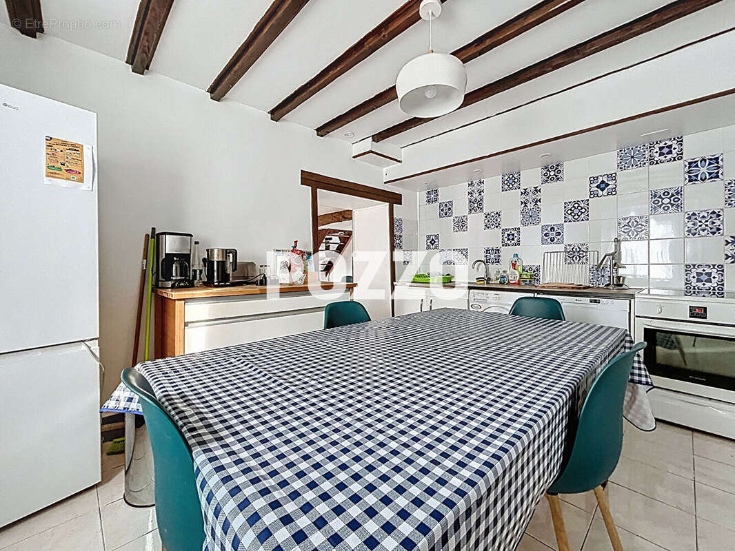 Maison à MONTAIGU-LES-BOIS