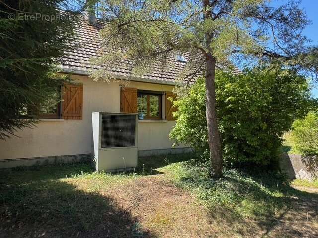 Maison à FOLLAINVILLE-DENNEMONT