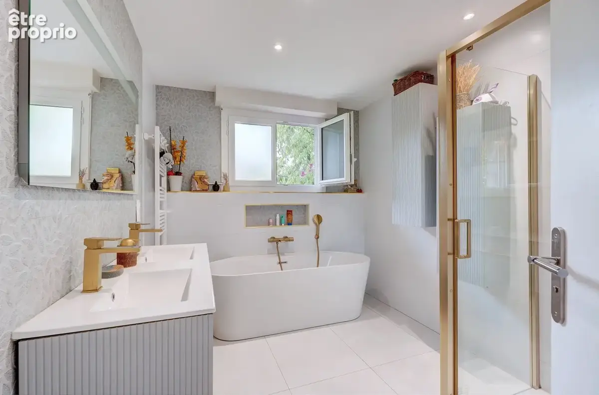 Feyzin – maison 130 m² – 4 chambres – deux espaces de vie – terrain de 700 m² - photo 2