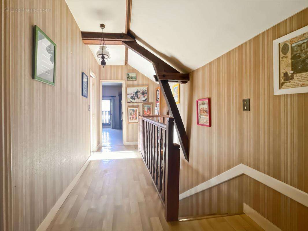 Maison à MANZAC-SUR-VERN