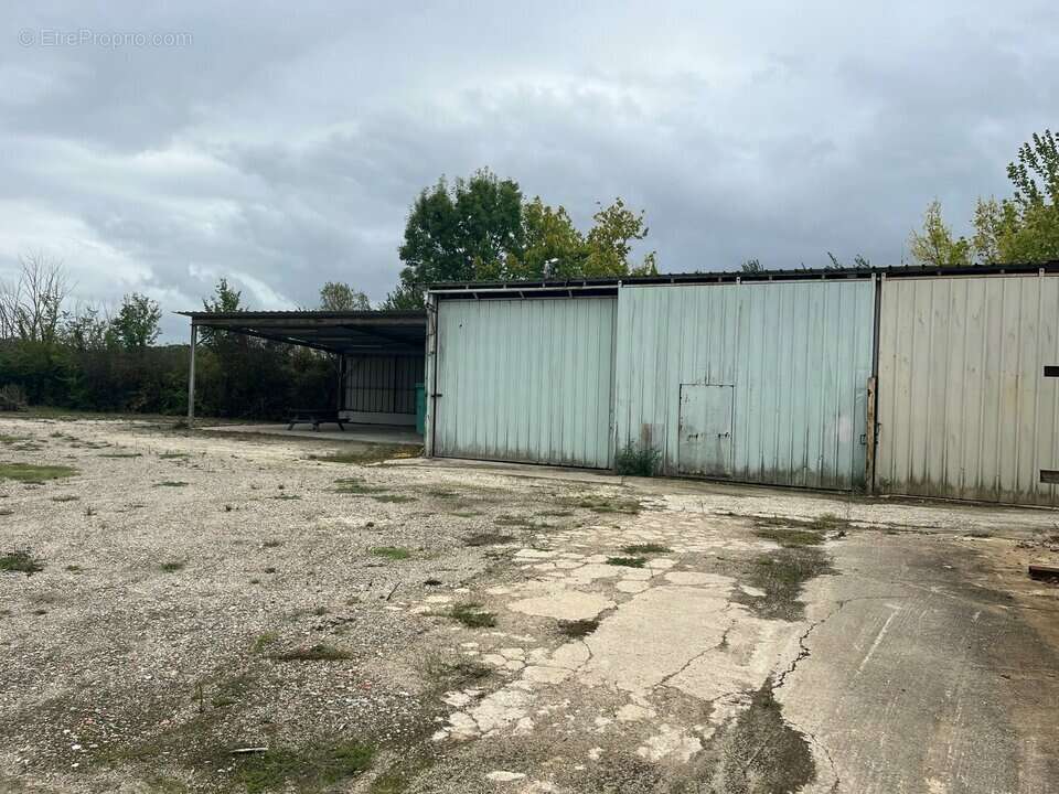 Commerce à SAINTE-EULALIE