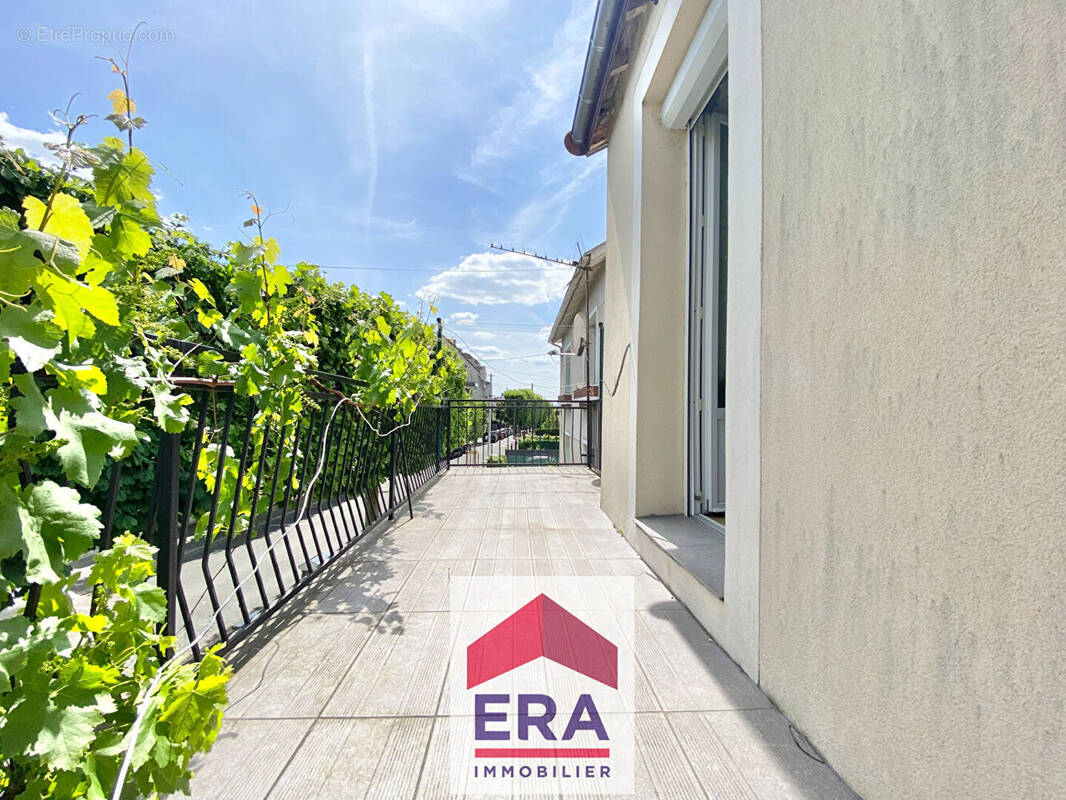 Maison à SARTROUVILLE