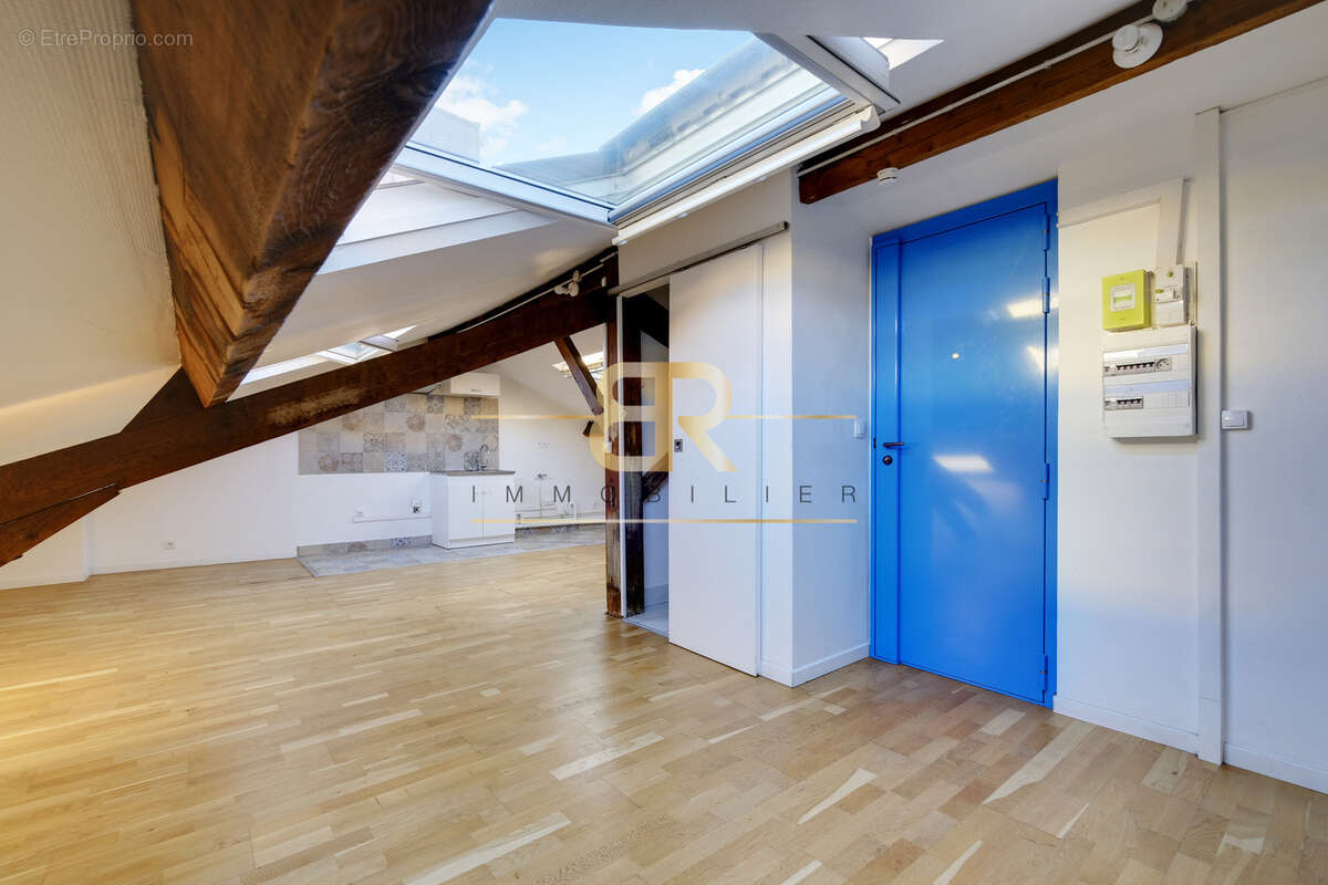 Appartement à AUBERVILLIERS