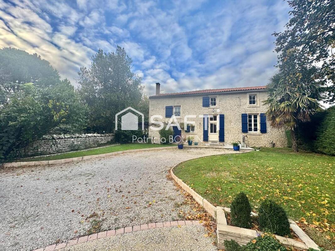 Photo 1 - Maison à SAINT-POMPAIN