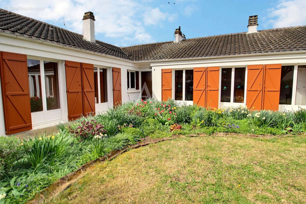 Maison à MAUREPAS