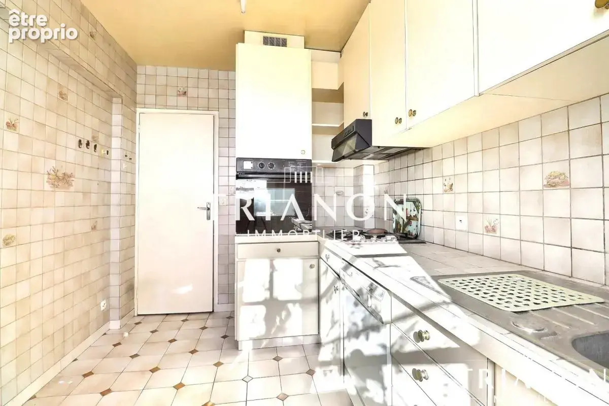 Appartement à fort potentiel – T3 Poissy - Quartier Abbaye - photo 9