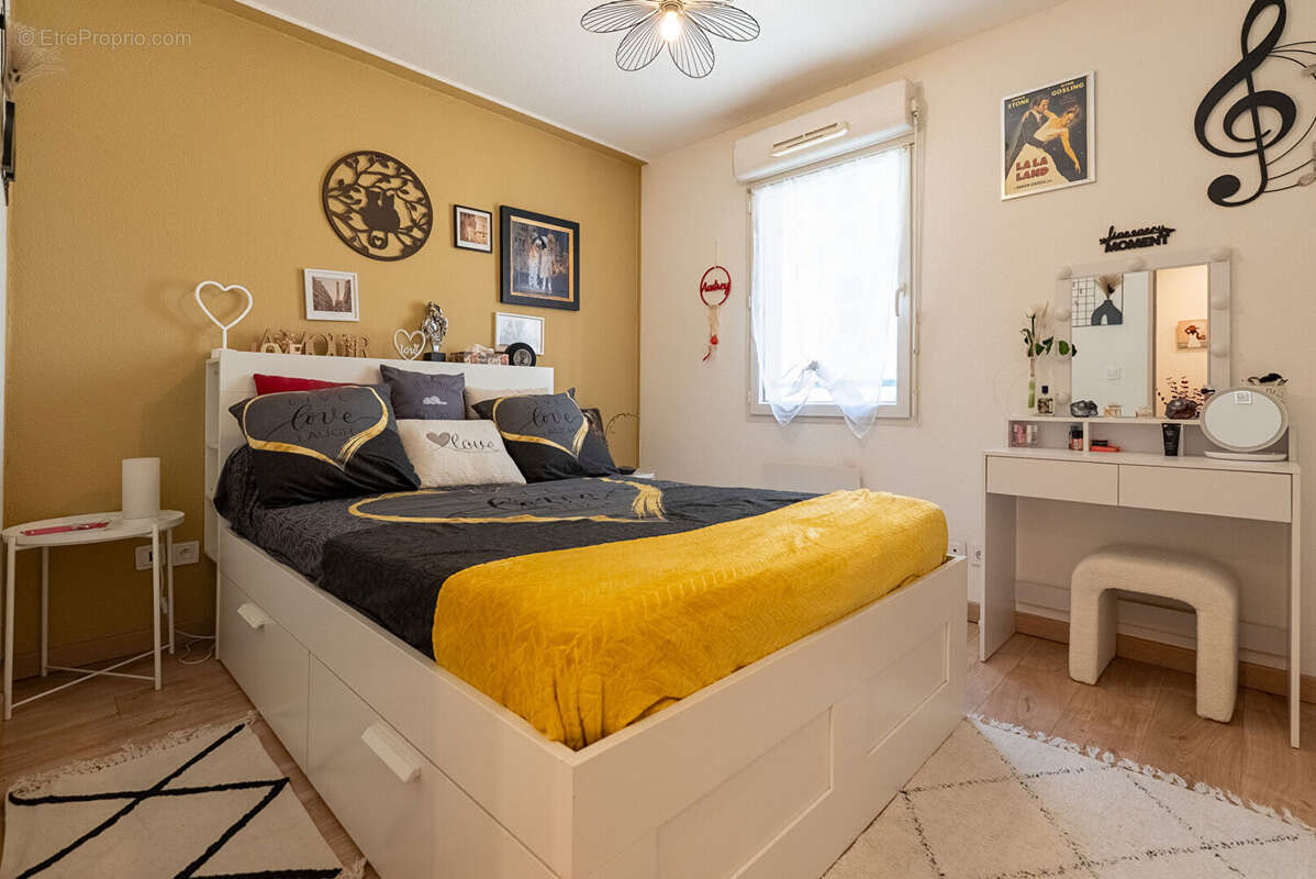 CARCASSONNE - QUARTIER DU PALAIS Appartement T3 60,80m² avec balcon, parking couvert privatif et cave - photo 13