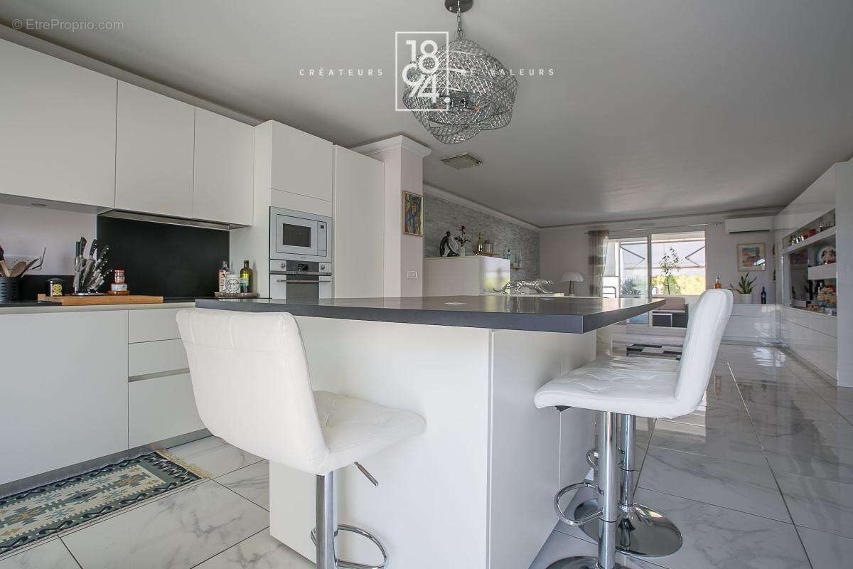 Appartement à MARSEILLE-8E