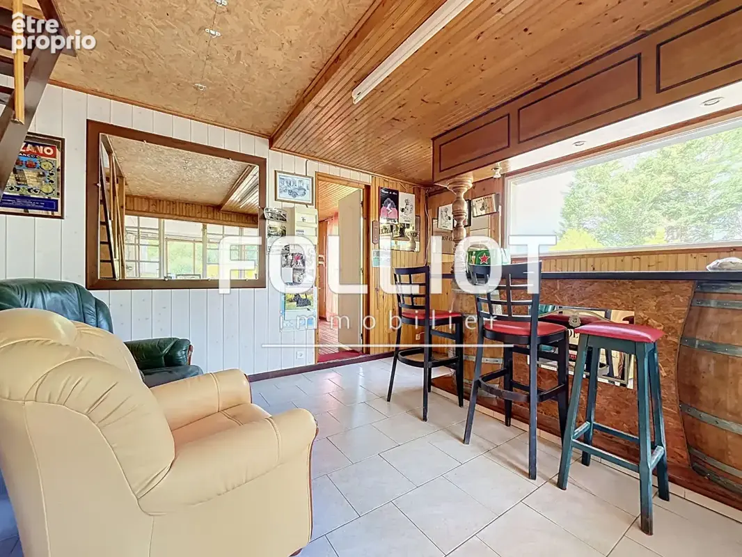 A VENDRE, Maison 4 pièce(s) 105 m2 + batiment de 360m2 - photo 12