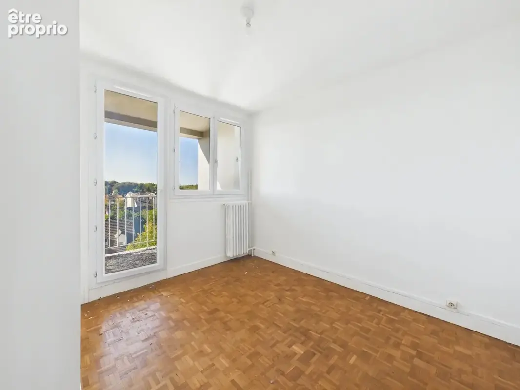  Appartement T3 de 58 m² avec cave et loggia – St-Cyr L’Ecole - photo 3