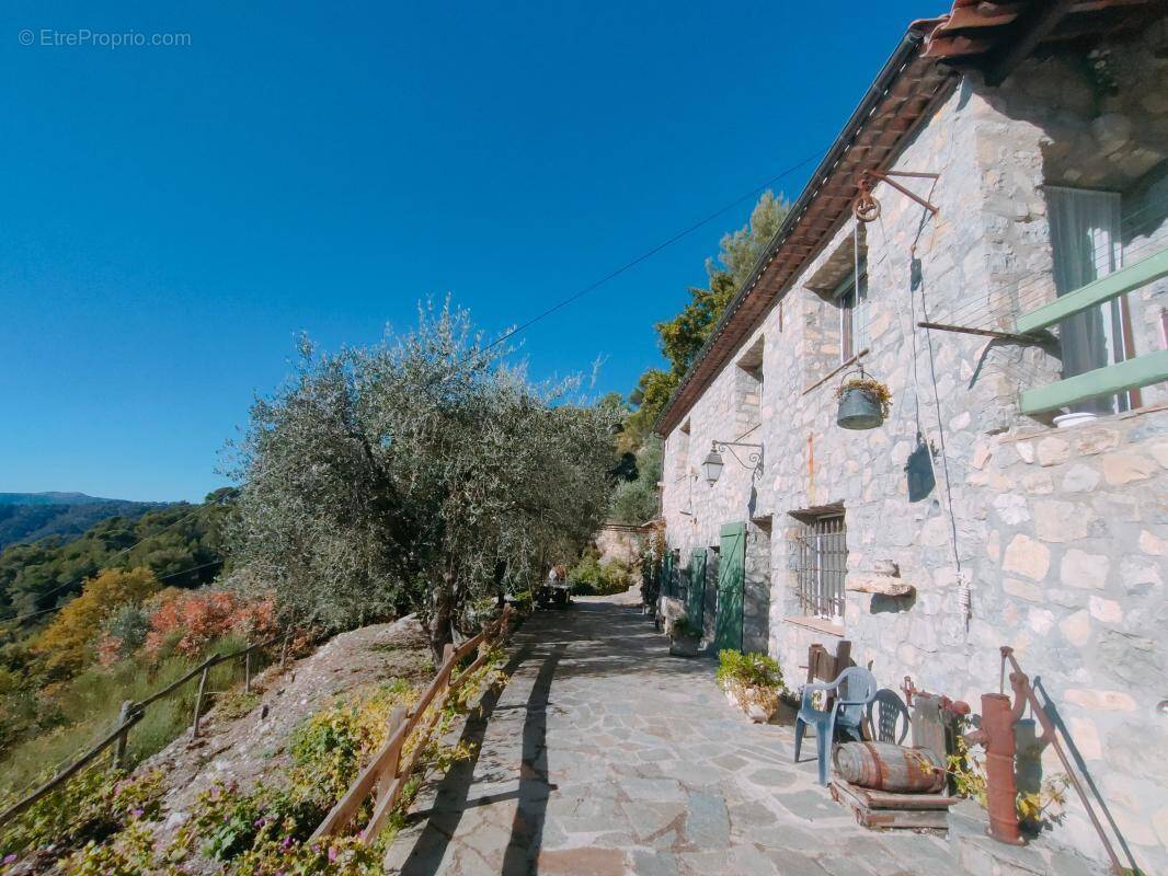 Maison à L&#039;ESCARENE