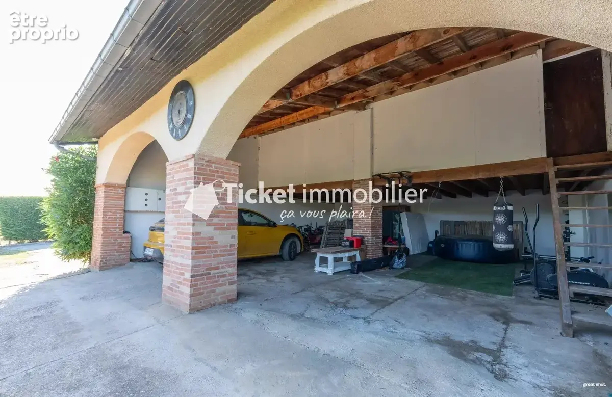 THIL - Maison T5 de 226m2 avec piscine, terrain de 9000m2 et dépendance à rénover - photo 16