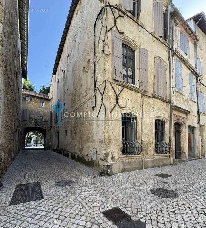 DEPT-13-A VENDRE TARASCON Immeuble de rapport de 5 lots - photo 2