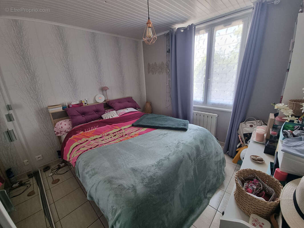 A vendre, appartement 2 chambres avec espace professionnel indépendant. - photo 7