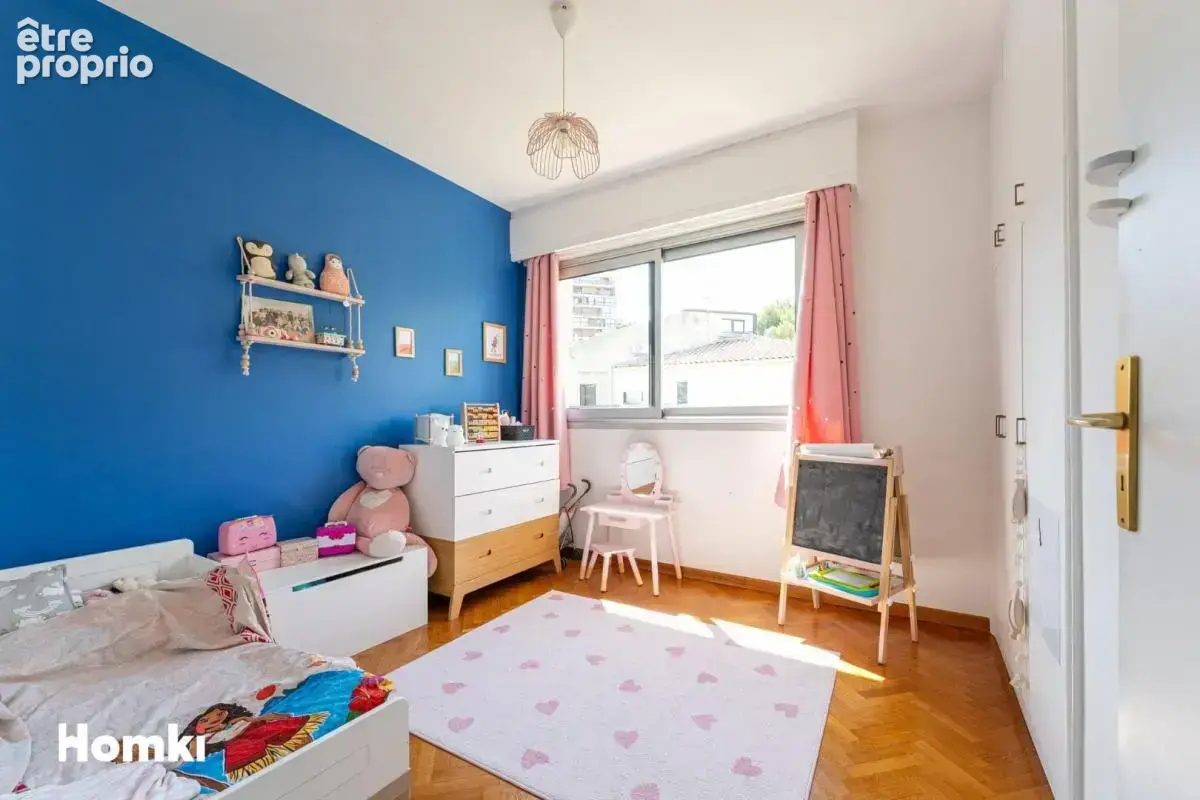 Rare à la vente : Superbe T5 traversant de 130 m² avec terrasse et vue dégagée - photo 17