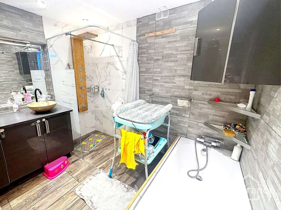 En Exclusivité - Maison à vendre 4 pièces - 76 m² + terrasse + Places privatives - Marignier - photo 4