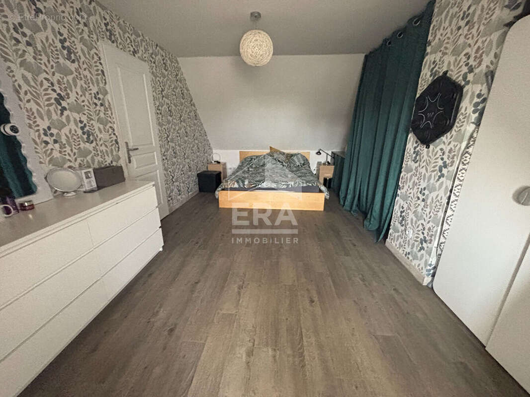 Maison à COURRIERES