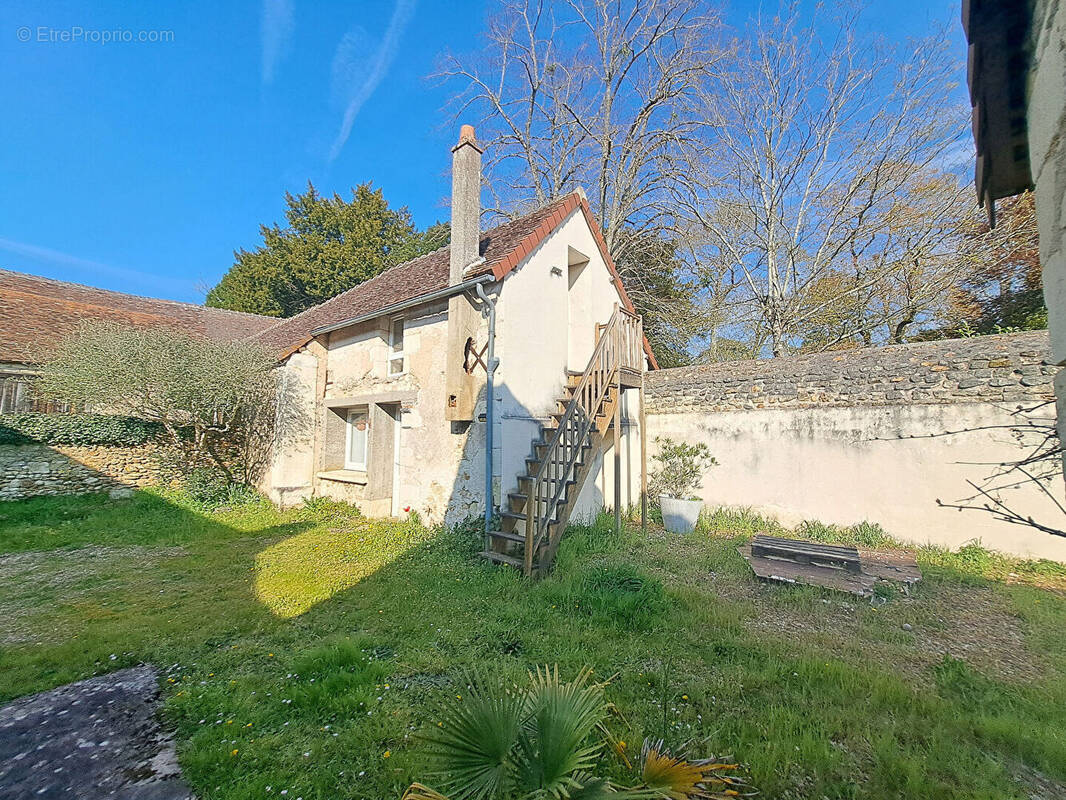 Maison à YZEURES-SUR-CREUSE