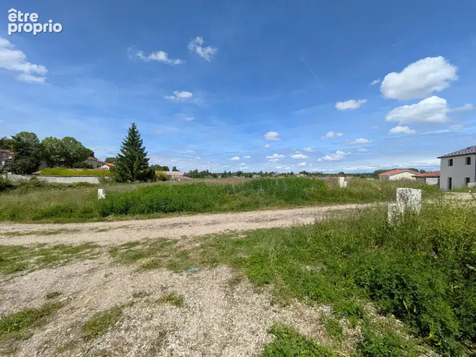Photo Terrain à Chalamont au prix de 95 000€