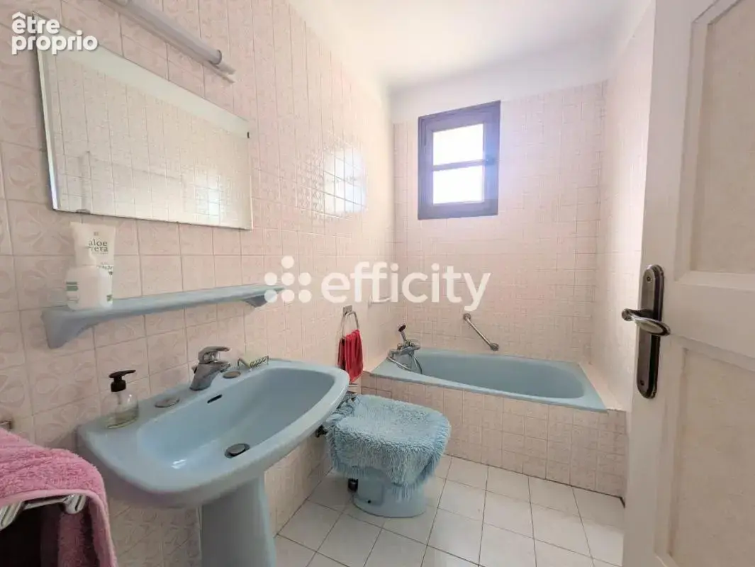 Maison 101 m² à Viviers-Du-Lac  - photo 7
