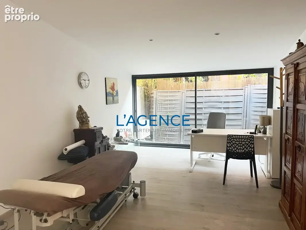 Appartement T2 de 79m2 habitables (47 m2 loi carrez ) au centre ville de Hyères - photo 3