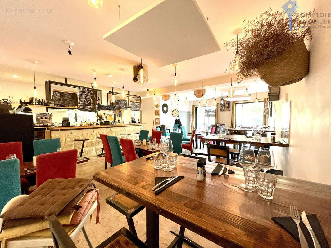 Commerce à AIGUES-VIVES