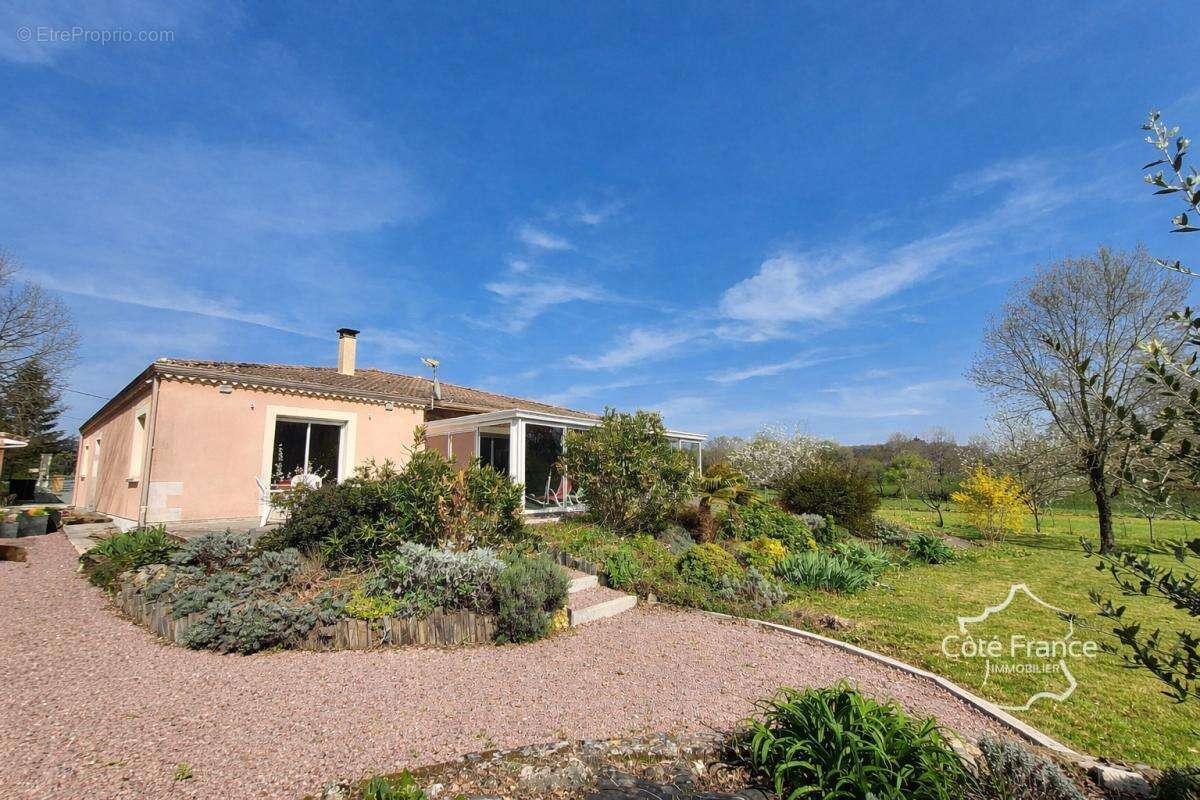 Maison à PUYNORMAND