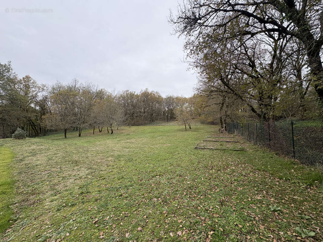 Maison à MONTAIGU-DE-QUERCY