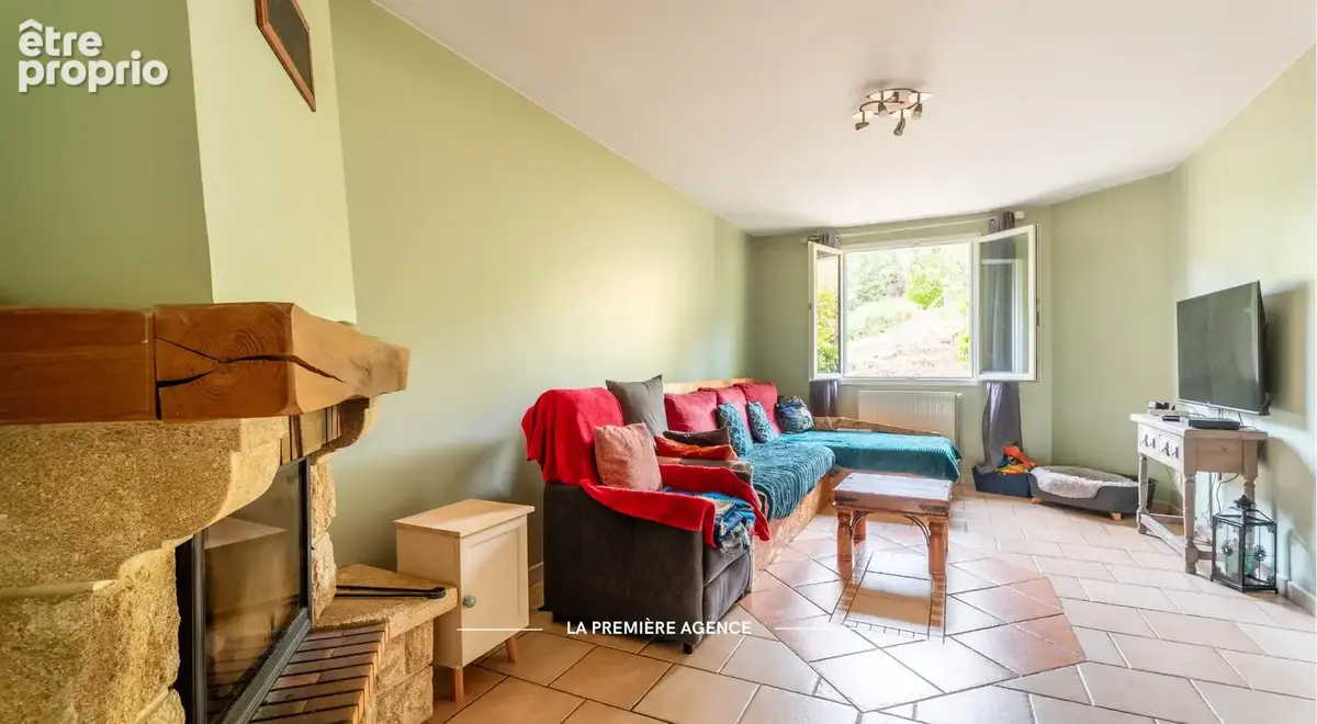 Maison 174 m² à Saint-Forgeux  - photo 5