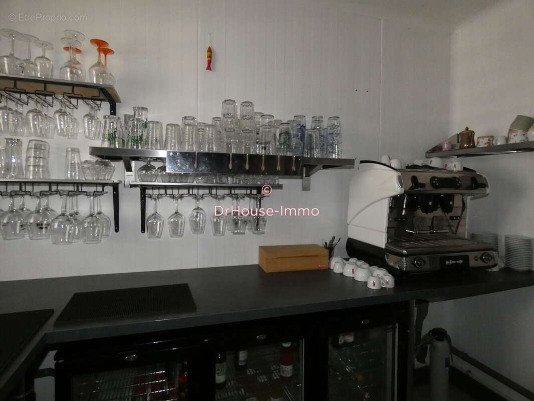 Commerce à LA BREE-LES-BAINS