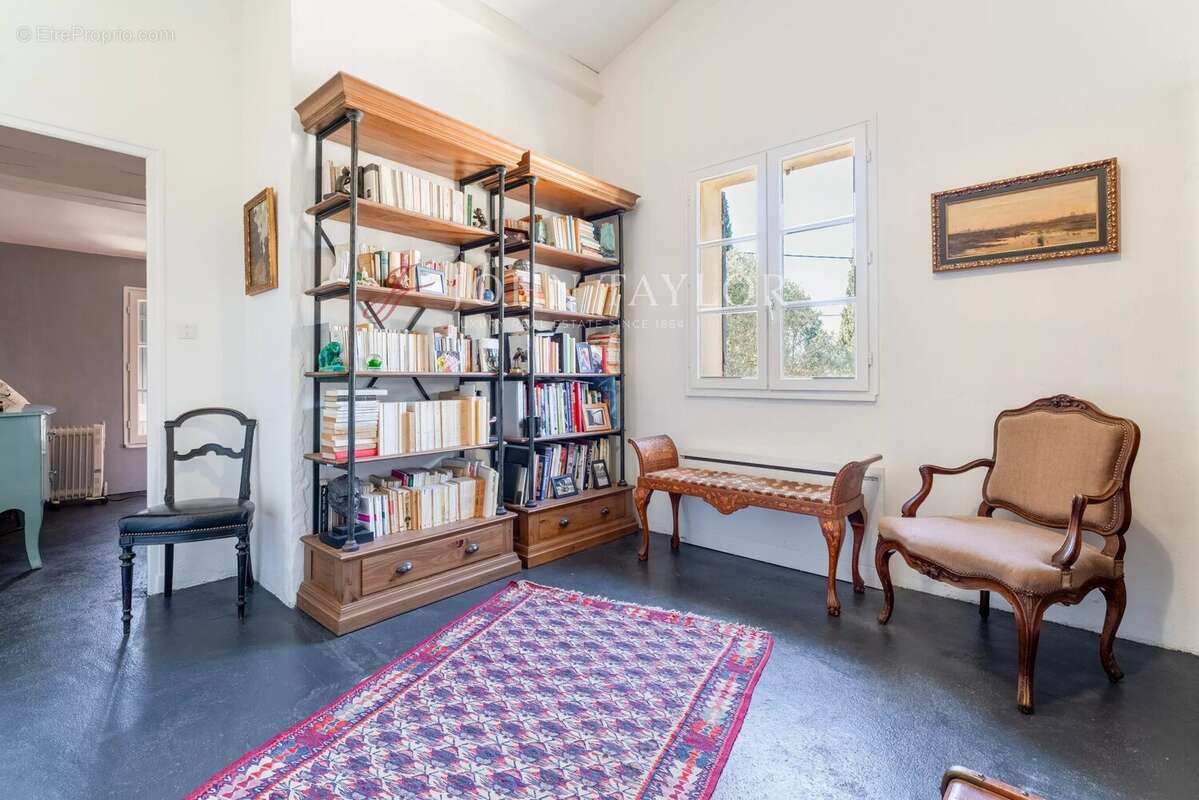 Maison de charme à vendre à Saint-Antoine – Grand terrain arboré de 2000 m² – Piscine – Studio indépendant - photo 9