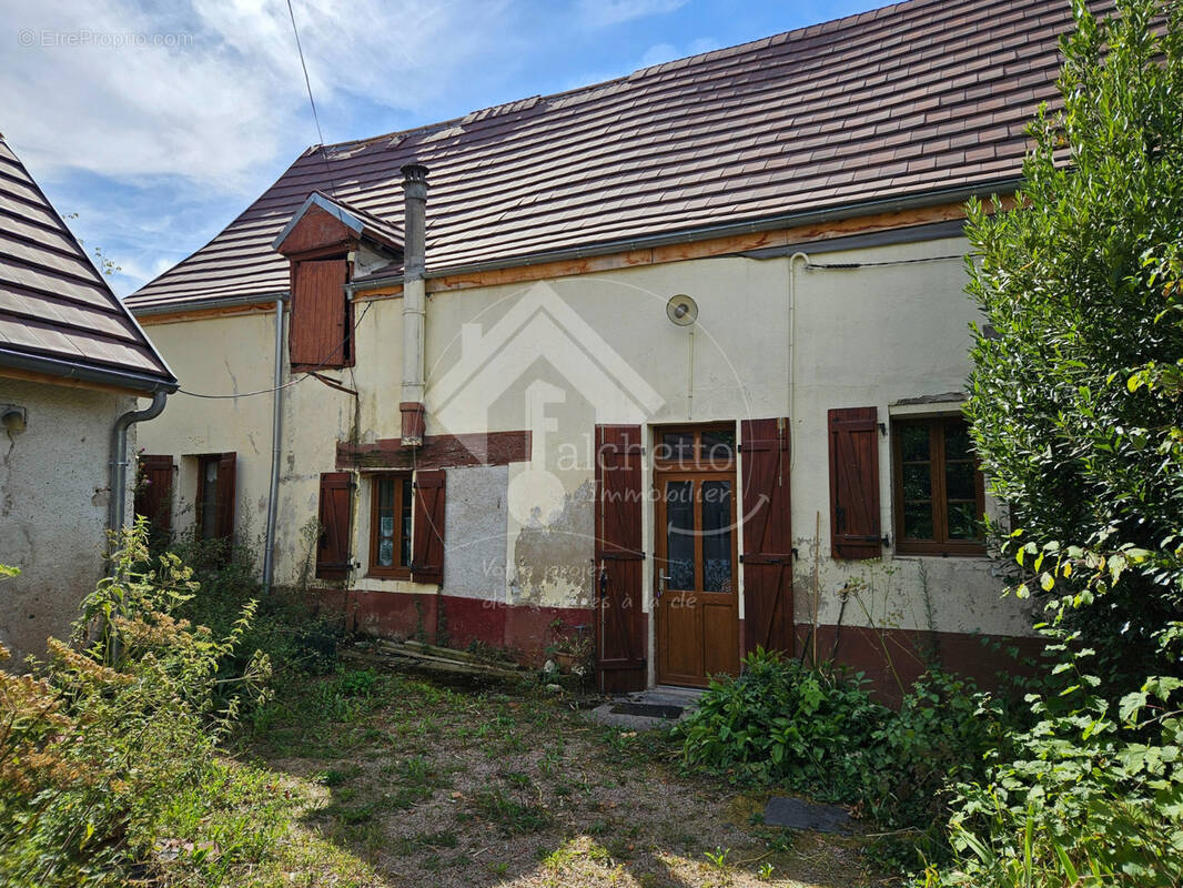 Maison à CHAVROCHES