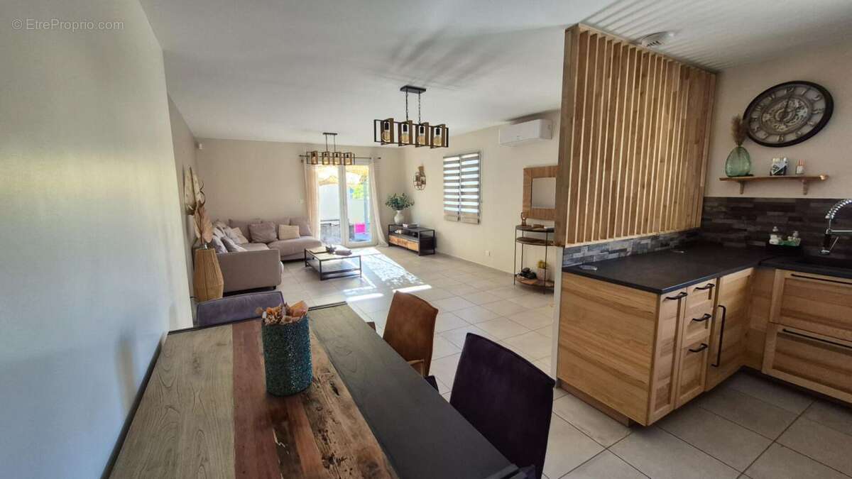 Maison à SAINT-GENIES-DE-COMOLAS