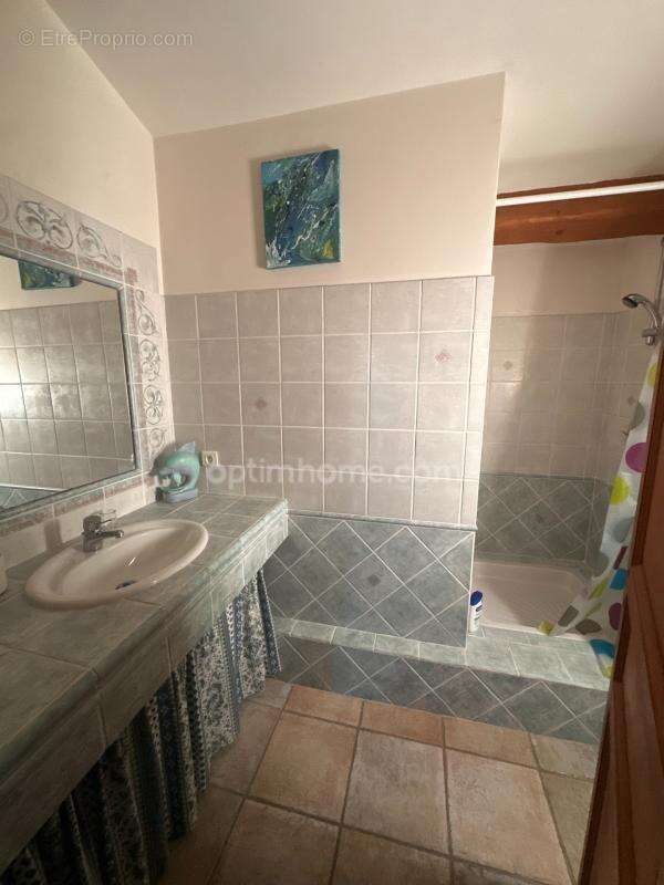 Villa provençale sur plus de 7 000 m² de terrain - photo 16