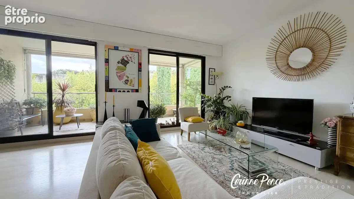 Nimes centre quartier revolution p3 75 m2 terrasse 40m2 garage , ascenseur, residence standing avec piscine pr - photo 3