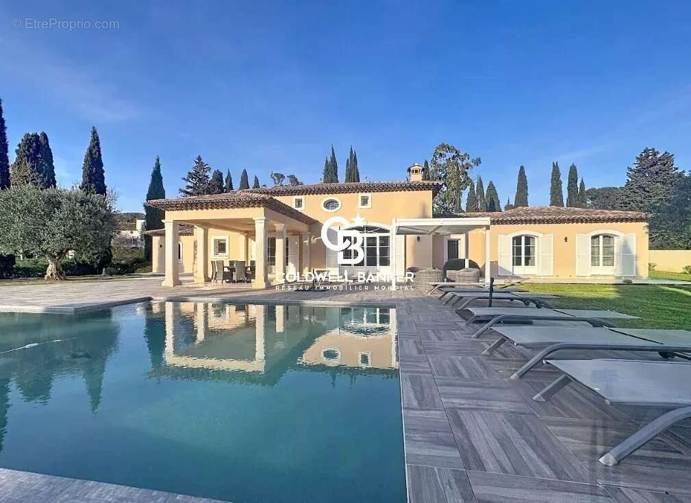 Maison à PUGET-SUR-ARGENS