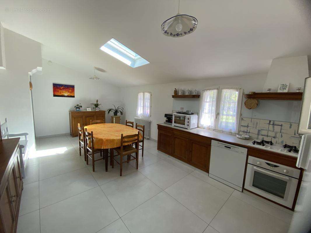 Maison à MOUTIERS-LES-MAUXFAITS