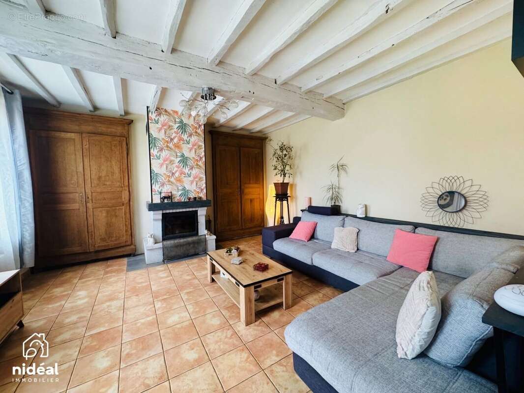 Maison à AULNOYE-AYMERIES
