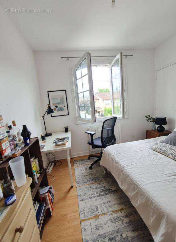 "Talence Universités Maison familiale de 159 m², 6 chambres, véranda et jardin" - photo 8