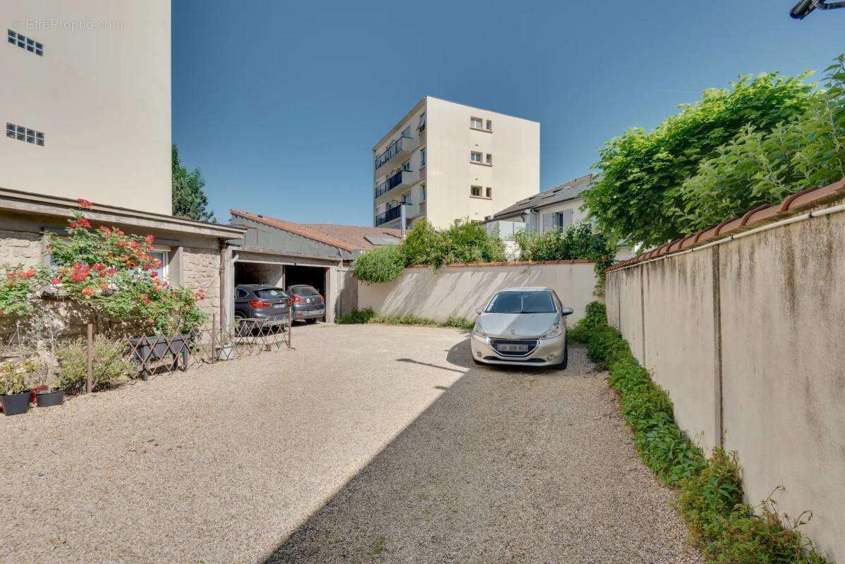 Appartement à SAINT-MAUR-DES-FOSSES