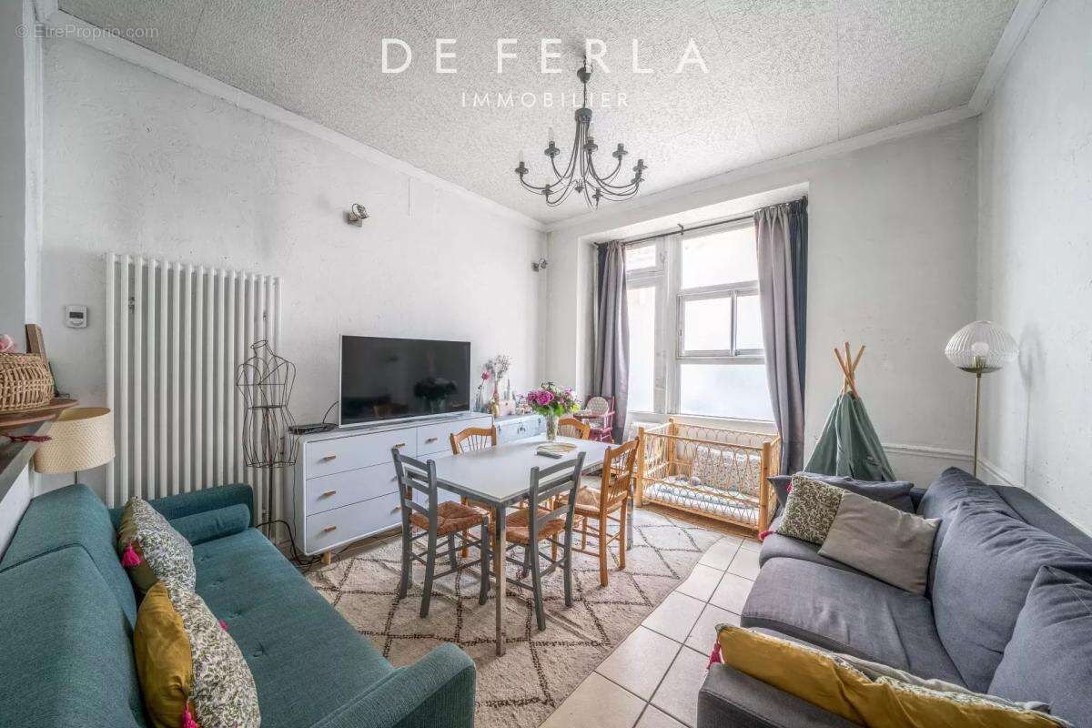 Appartement à PARIS-15E