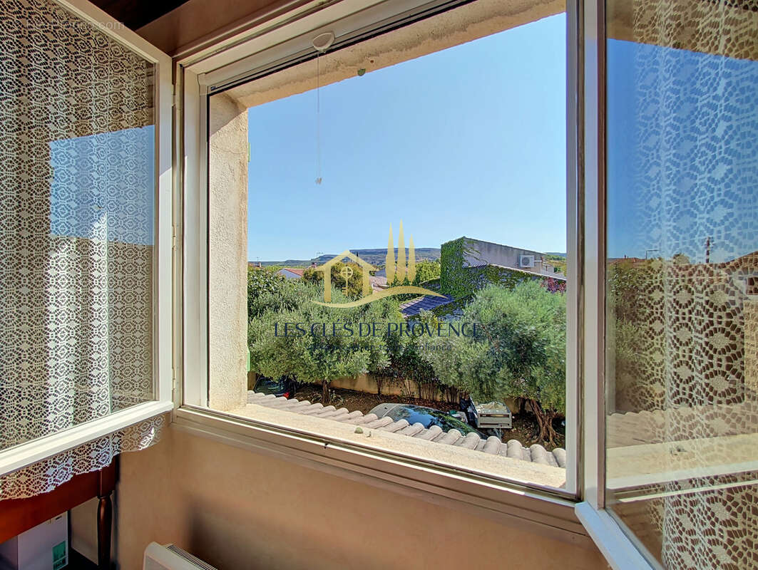 Villa de caractere au coeur de rognac - photo 11