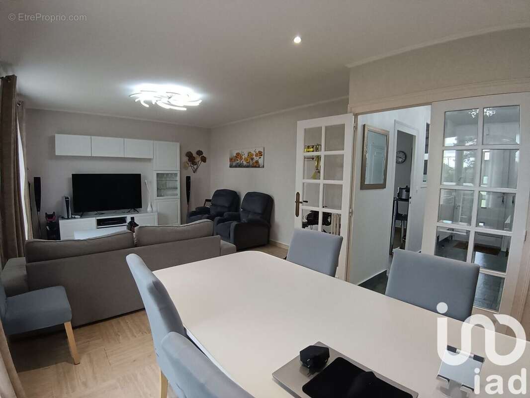 Photo 5 - Maison à LOUZY