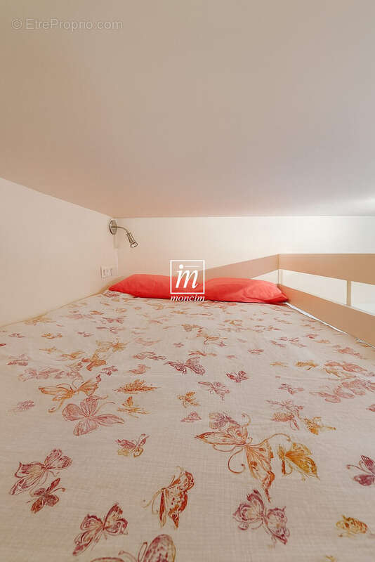 Appartement à PARIS-8E
