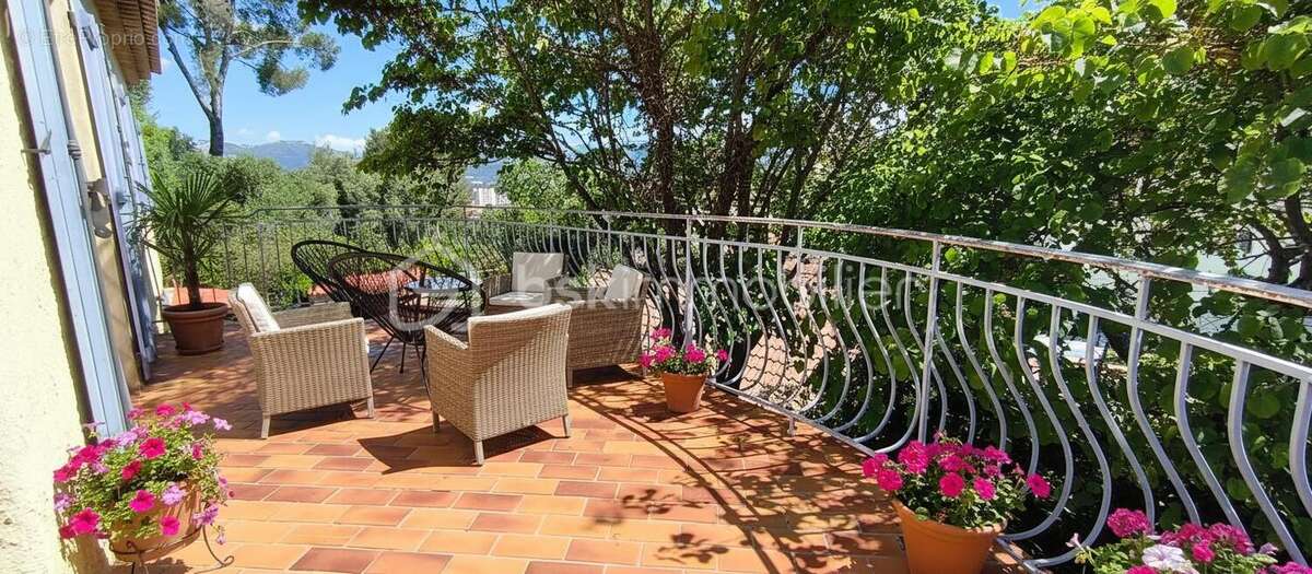 Maison de caractère en position dominante – Quartier de l'Évescat, La Seyne-sur-Mer - photo 13
