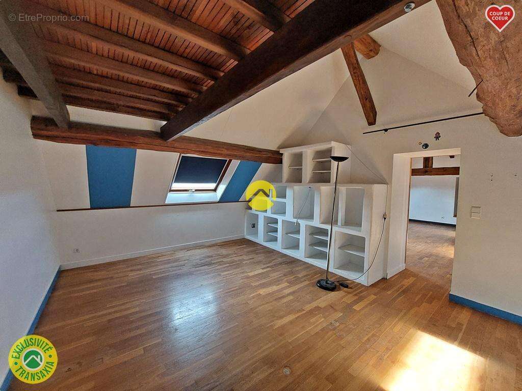 Maison à MOULINS-EN-TONNERROIS