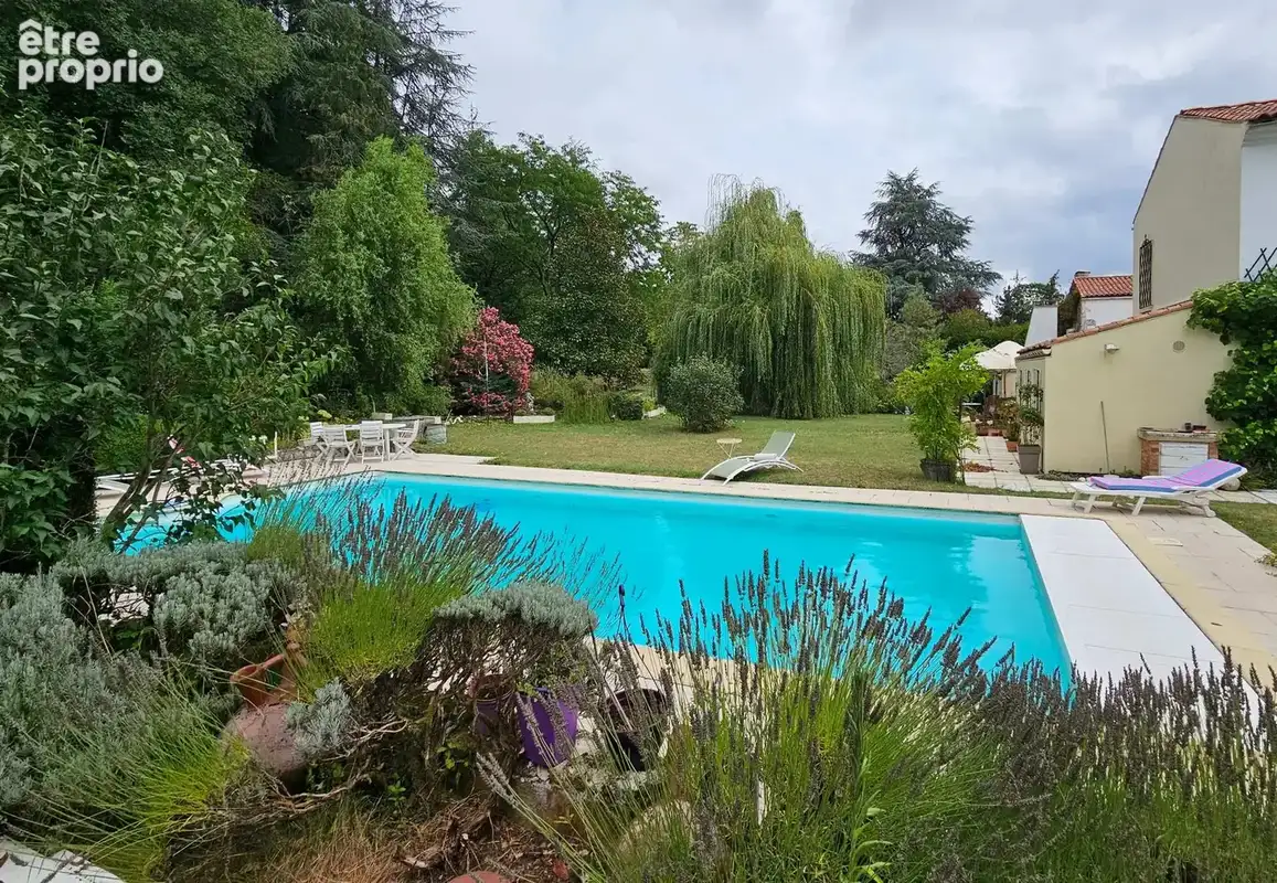 Vaste demeure avec piscine à 10 minutes de Saintes - photo 8