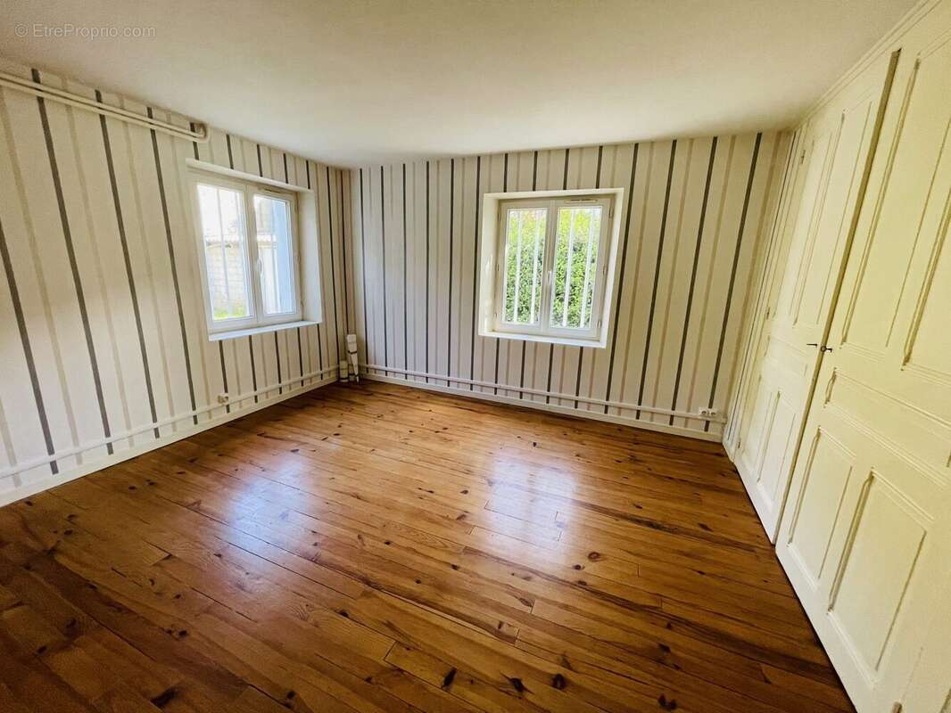 Maison 130 m² à Romans-Sur-Isere  - photo 6